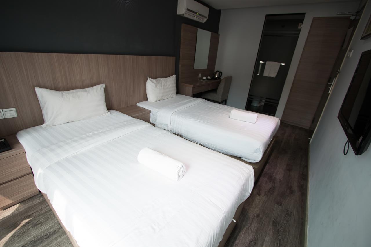 Hotel 99 Pusat Bandar Puchong Exterior photo