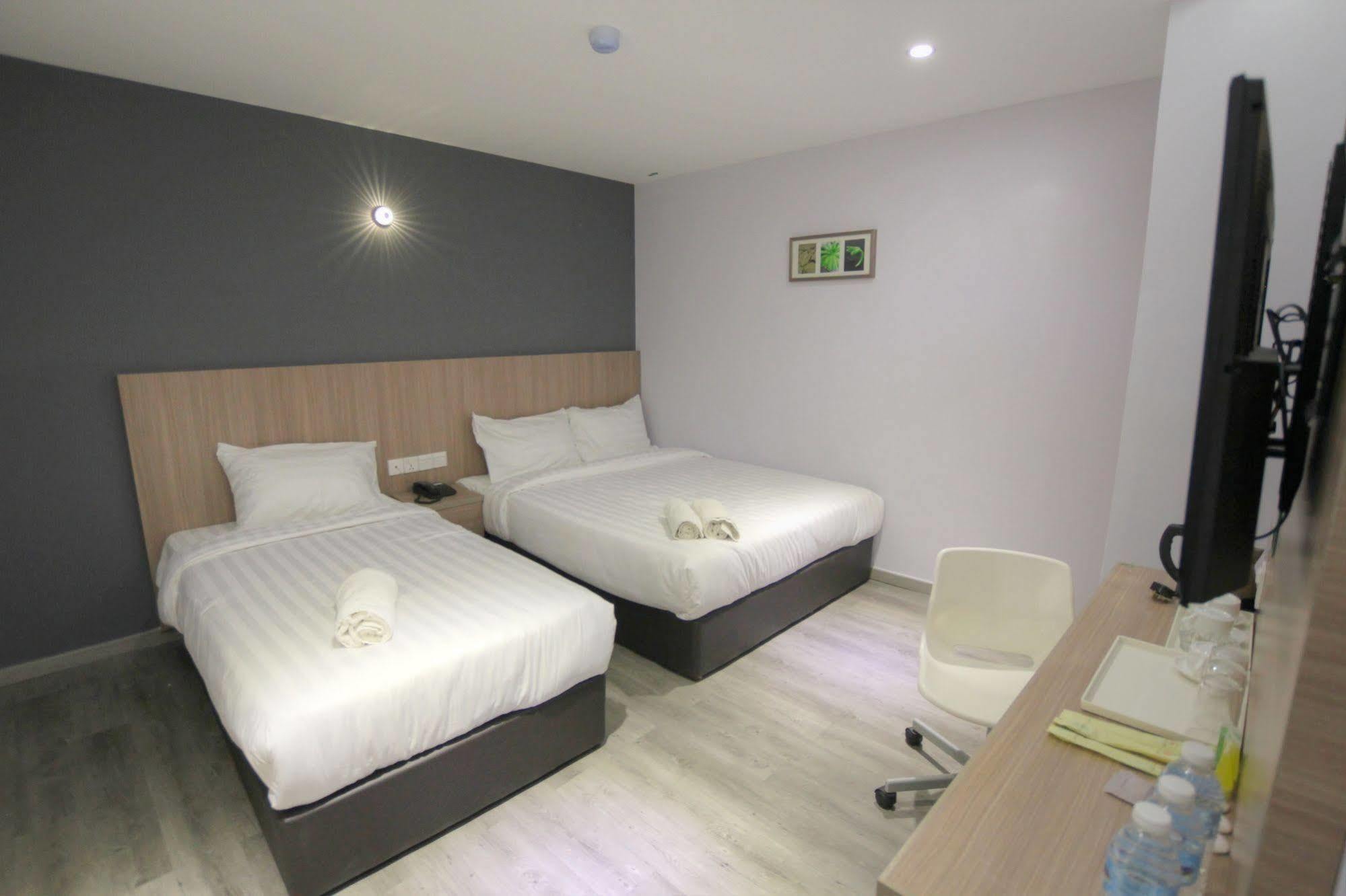 Hotel 99 Pusat Bandar Puchong Exterior photo