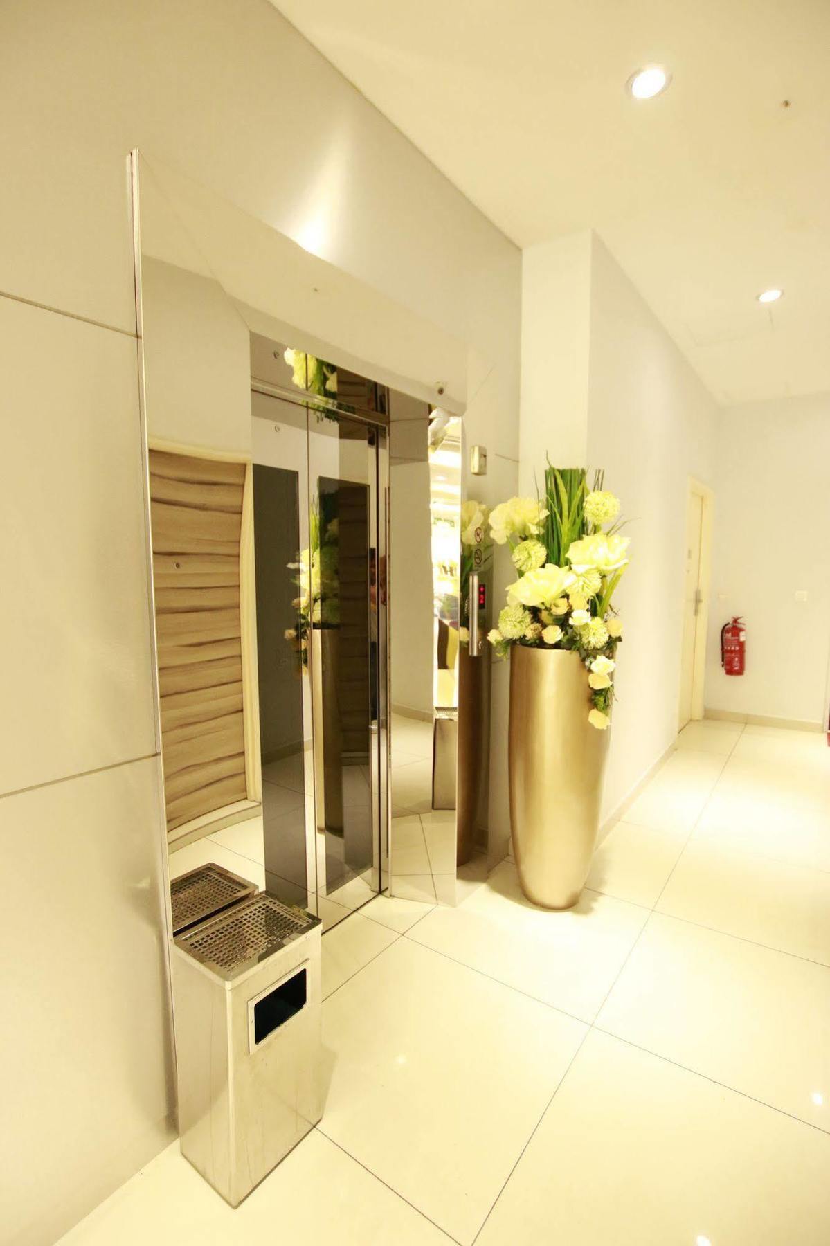 Hotel 99 Pusat Bandar Puchong Exterior photo