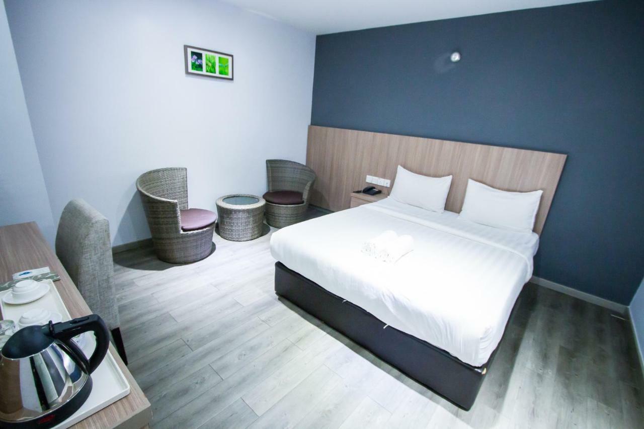Hotel 99 Pusat Bandar Puchong Exterior photo